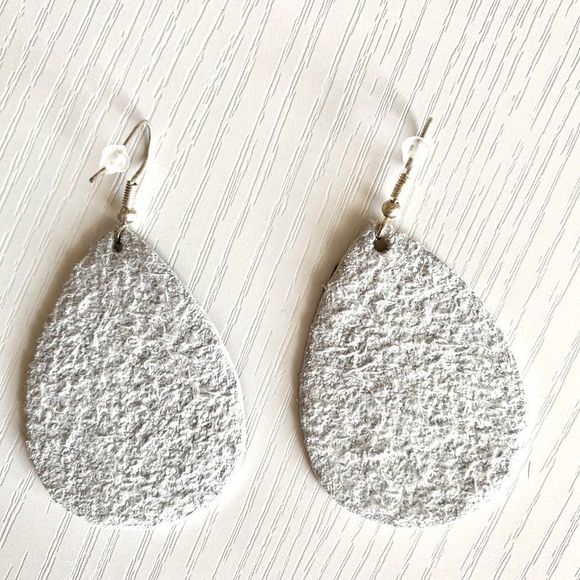 NWOT Faux Fur Earrings - Picture 2 of 2